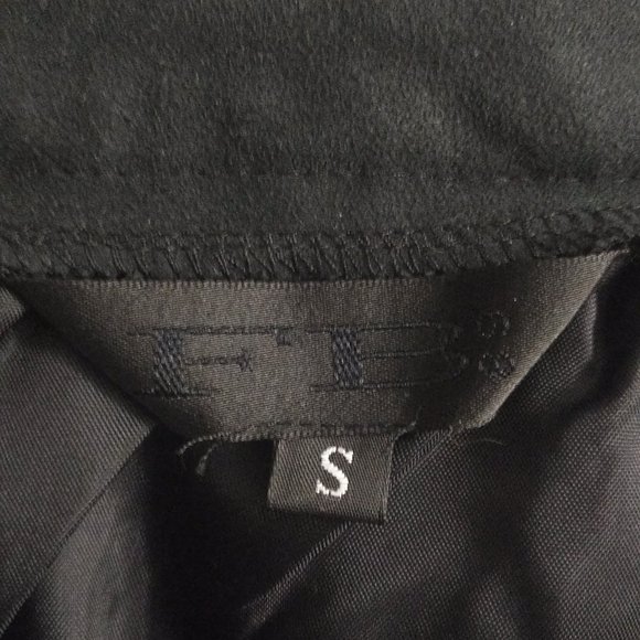 Black Skirt with Two Leatherette Pockets - Picture 8 of 8